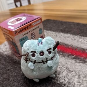 Frankenstein Pusheen keychain